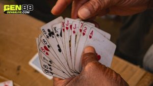 Tiến lên đếm lá